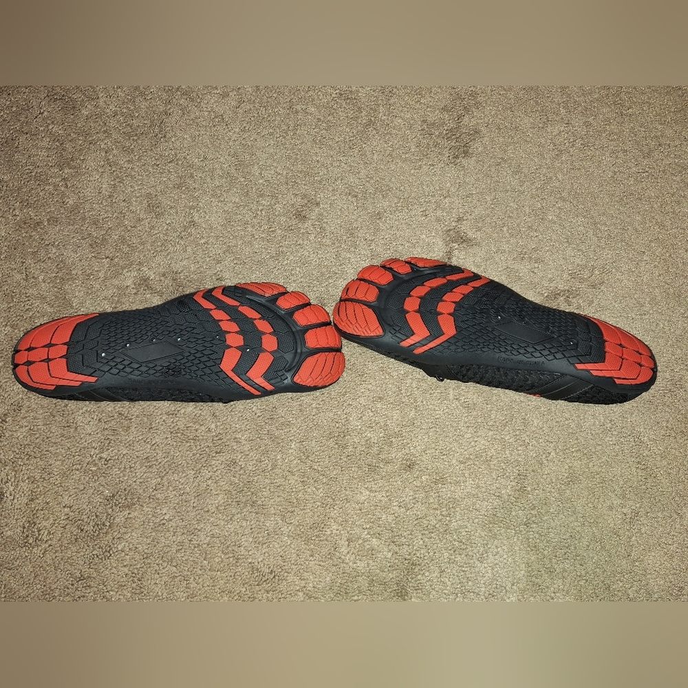 NWT / MENS SIZE 12 / Chkus Black Athletic Water Shoes with Red Accents - Picture 3 of 13